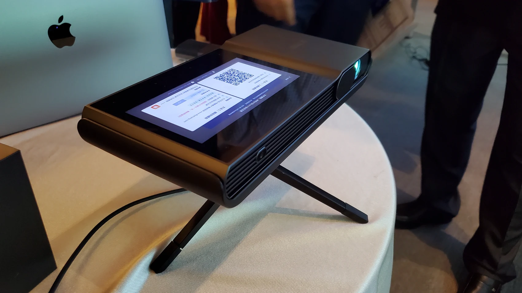 iFlytek AI Wireless Projector AP10W project image 7